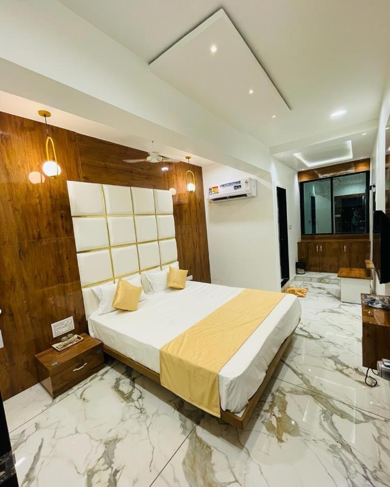 Hotel New German Ahmedabad Exteriör bild